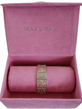 Mary Kay Pink Floral Rhinestone Stretch Bracelet With A Suede Roll And Matching